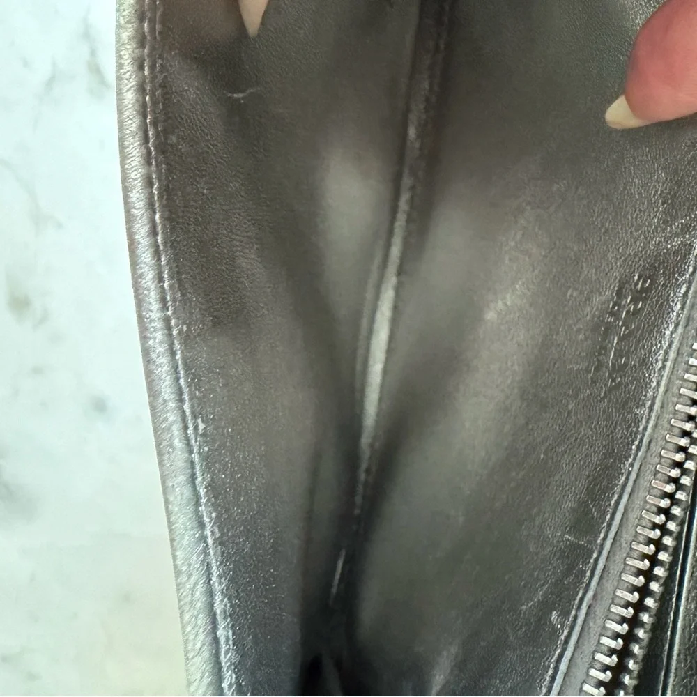 Prada Diagramme metallic long wallet - Picture 8 of 14